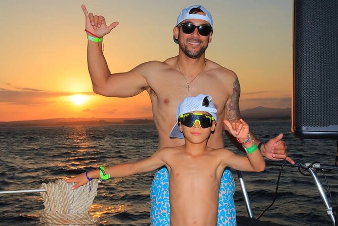 Los Cabos Catamaran Cruise with Open Bar & Light Snack - What the open bar really adds
