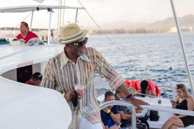 Los Cabos: Jazz & Wine Sunset Catamaran Cruise - Key points to know before booking