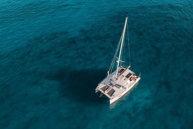Luxury Catamaran Cruise, Dia Island –Open Bar & Lunch -Top Rated! - Who should book this Dia Island cruise?