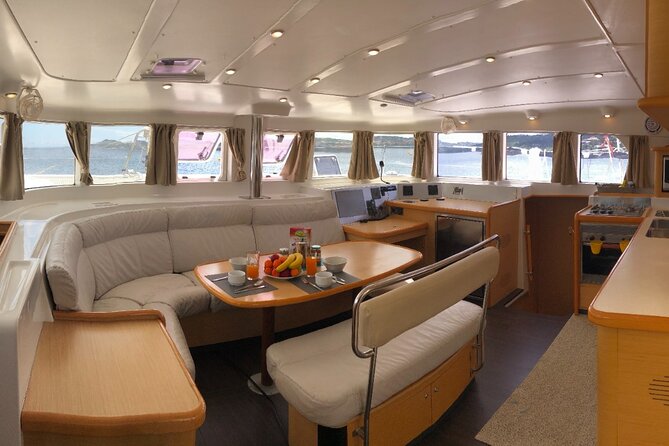 Luxury catamaran from Porto Rafael-Palau to the Maddalena Archipelago - Spargi starts the day with turquoise water