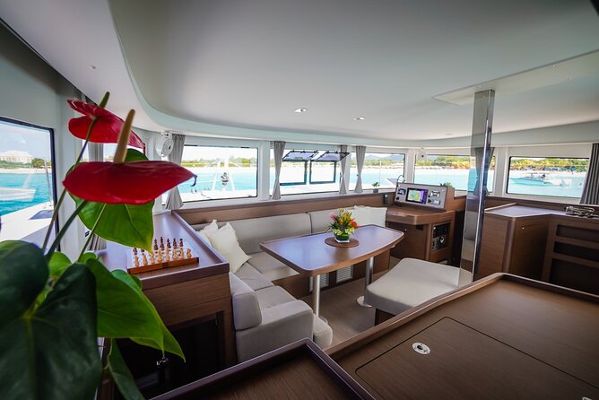 Luxury Catamaran Private Charter in St. Maarten/St. Martin - Food, drinks, and the value of an all-inclusive day