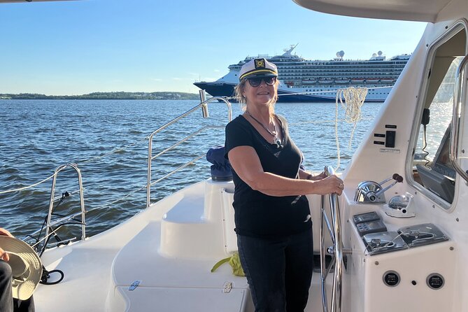 Luxury Catamaran Private Tour Baltimore Harbor - The National Aquarium from the water