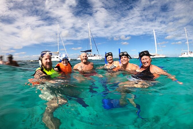 Luxury Catamaran Privilege to Isla Mujeres + Open Bar VIP - The return trip turns into a party