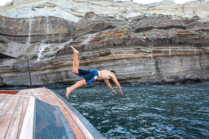 Luxury Private Power Catamaran Tour in Santorini - Sunset sailing changes the mood