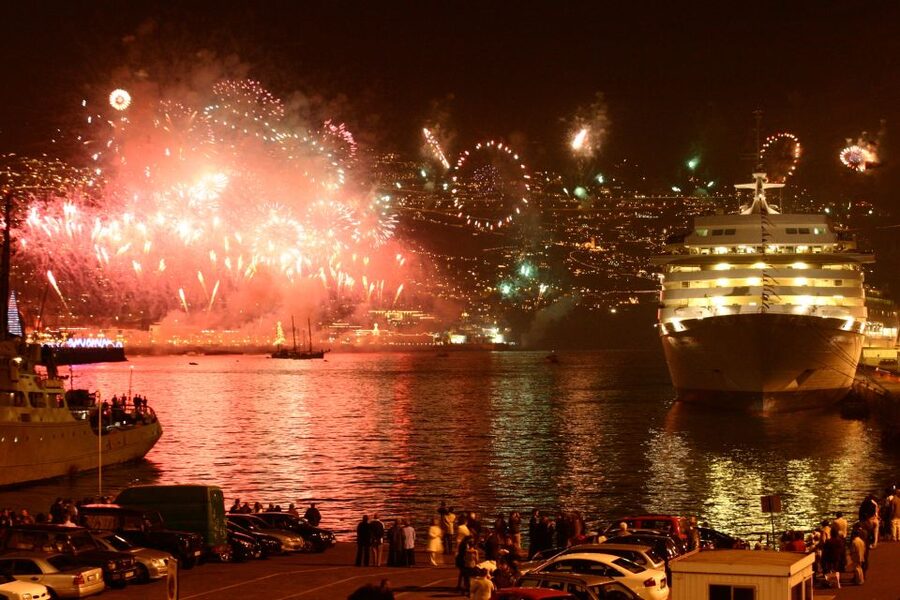 Madeira: New Year's Eve Fireworks by Catamaran - Boarding the catamaran in Funchal Marina