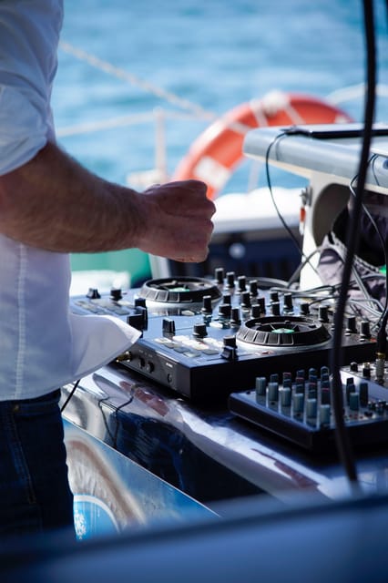 Malaga: Catamaran Sailing Cruise with Swimming & Optional DJ - Sailing, or simply a boat ride?