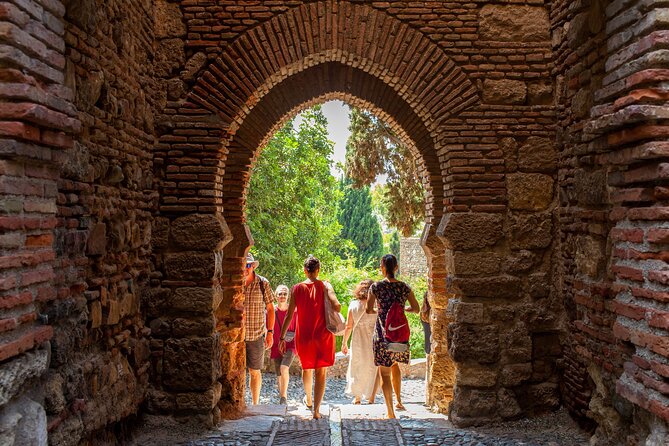 Malaga Private Walking Tour, Alcazaba & Catamaran Cruise - The two-hour gap that can change the rhythm