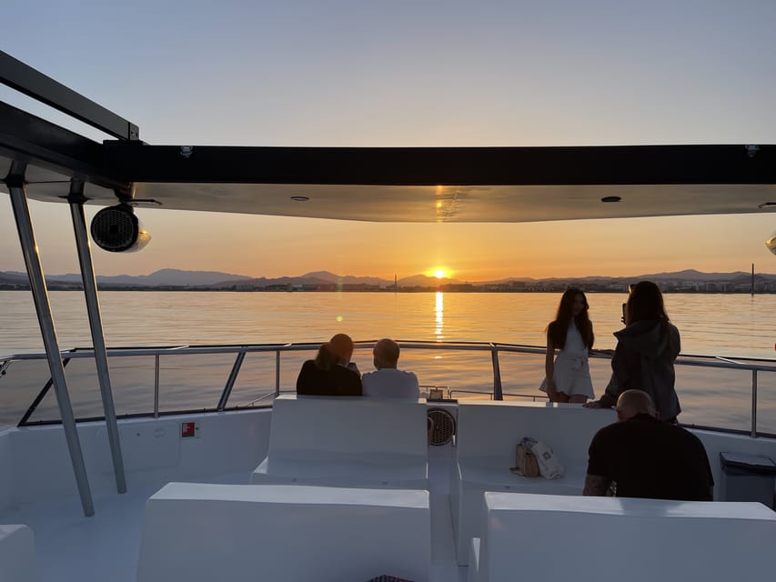 Málaga: Sunset Catamaran Trip - The music, bar, and onboard mood