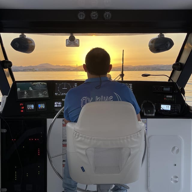 Málaga: Sunset Catamaran Trip - Who should book this Málaga cruise?