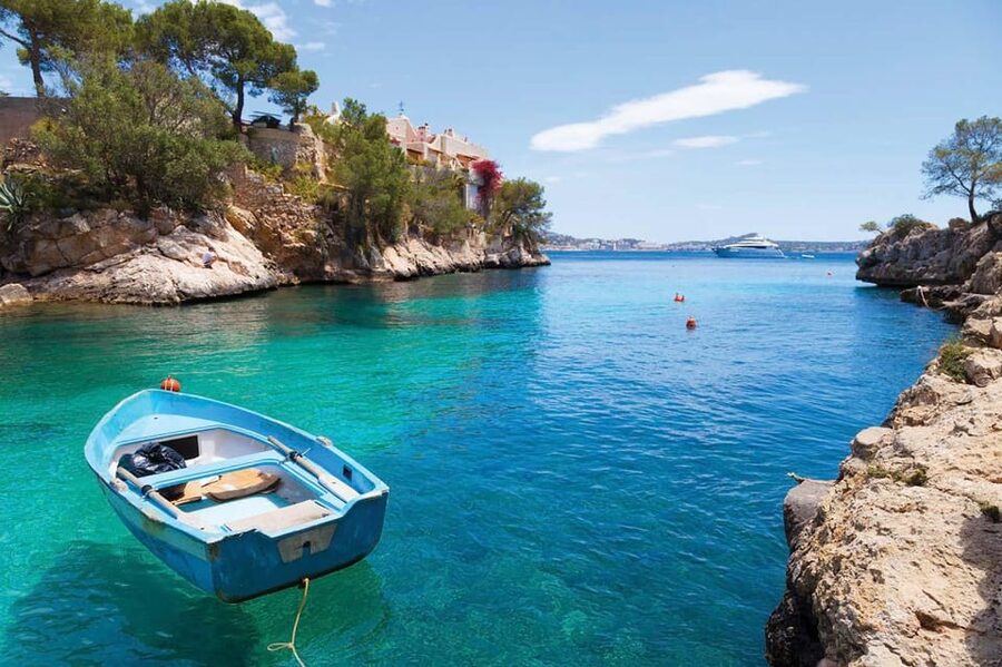 Mallorca: 2-Hour Coastline & Malgrat Islands Catamaran Tour - Leaving Santa Ponça and heading toward the islands