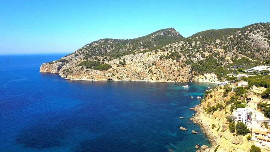 Mallorca: Catamaran Coastal Cruise with Lunch - Boarding at Santa Ponsa and arranging transport