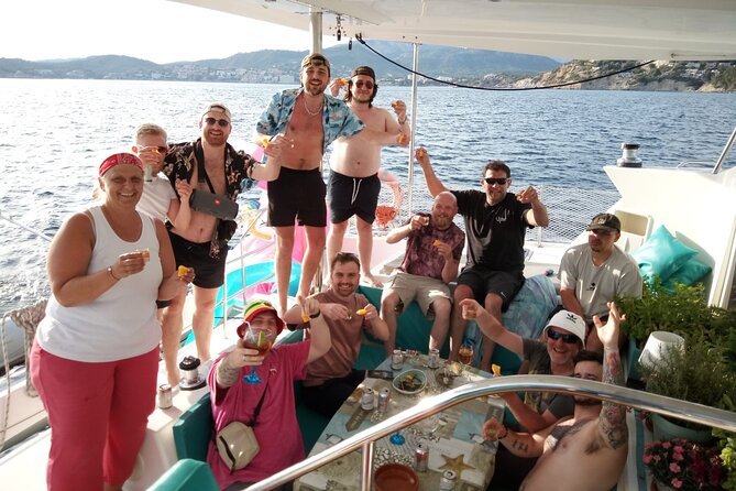 Mallorca Catamaran Small Group Cruise with Tapas 4-hours - Homemade tapas served on board