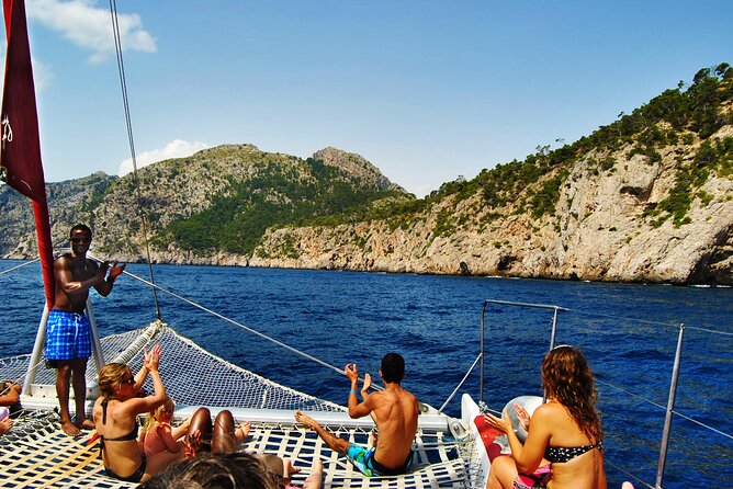 Mallorca Catamaran Tour in the Bay of Pollensa - How crowded is the Robinson Catamaran?