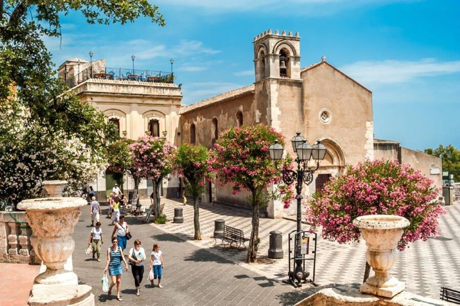 Malta: Mount Etna and Taormina Guided Day Trip by Catamaran - Practical choices that make the day better