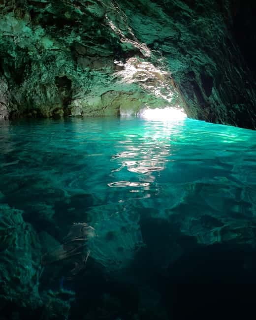 Marseille: Calanques Catamaran Cruise, Picnic, & Swimming - Port Pin and Port-Miou on the return