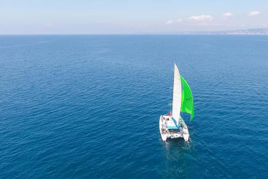 Marseille: Calanques Catamaran Cruise, Picnic, & Swimming - From Pointe Rouge to the open sea