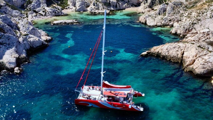 Marseille : Calanques Catamaran Cruise with Lunch & Wine - Sormiou’s cliffs and the pace of the route