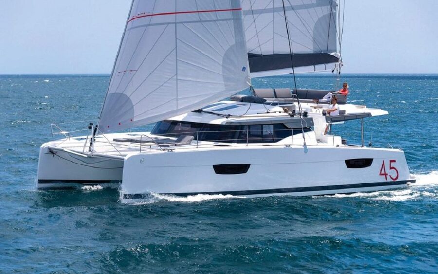Marseille: Catamaran cruise to discover Frioul Islands - Lunch, cocktails, and the value of the day