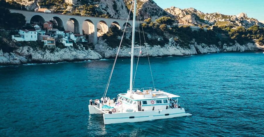 Marseille: Frioul Archipelago Catamaran Cruise with Lunch - Exploring Les Îles and the Frioul coves