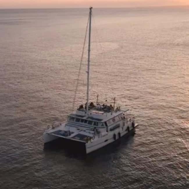 Marseille: Sunset catamaran cruise, buffet & drinks - Drinks, music, and the mood on board