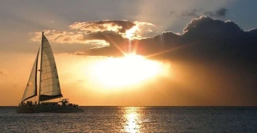 Maui: Ma'alaea Catamaran Sunset Sail with Appetizers - The food is better than basic boat fare