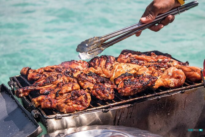 Mauritius : Full day All inclusive Ile aux cerfs Catamaran cruise - Halal breakfast, barbecue lunch, and flowing drinks