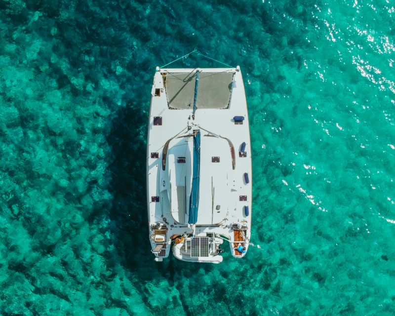 Milos: Full day Milos and Poliegos Catamaran Cruise - Gerakas Beach and a homemade Greek lunch