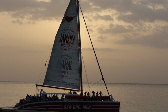 Montego Bay Catamaran: Snorkel Tour with Open Bar & Reggae DJ - What you get from the open Jamaican bar