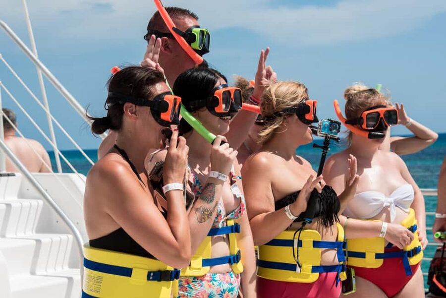 Montego Bay: Reggae Catamaran 18+ Cruise with Open Bar - The return ride is the loudest part