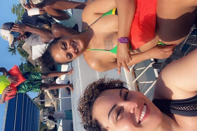 Montego Bay to Catamaran Cruise, Negril Beach and Rick's Café - A Short Stop at Fort Charlotte in Lucea