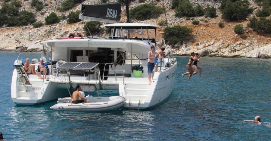 Naxos: Luxury Catamaran Day Trip with Lunch and Drinks - Key points to know before booking
