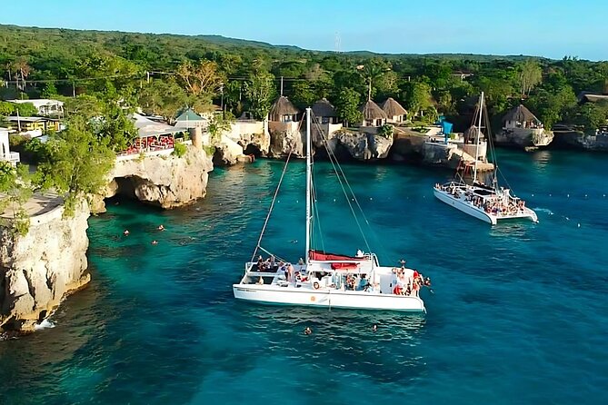 Negril Catamaran: Adults Sunset Party with Drinks & DJ - Rick’s Cafe, Cliff Divers, and the Sunset Hour