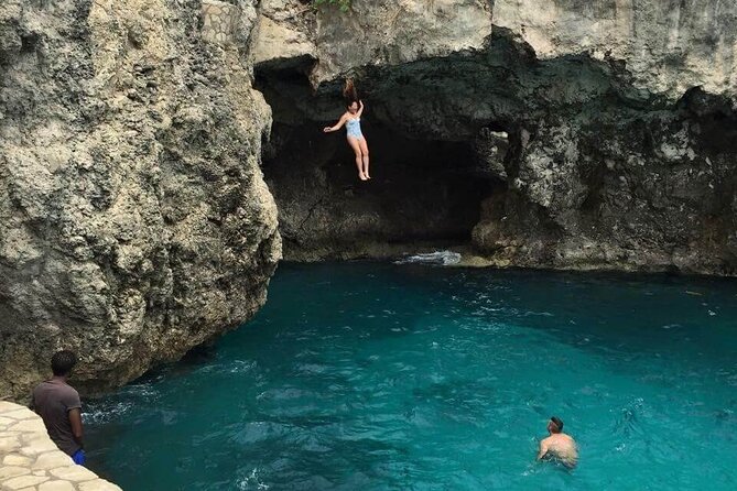 Negril Catamaran Morning Sail with Snorkeling & Pirate’s Cave - Pirate’s Cave brings the biggest change of scenery