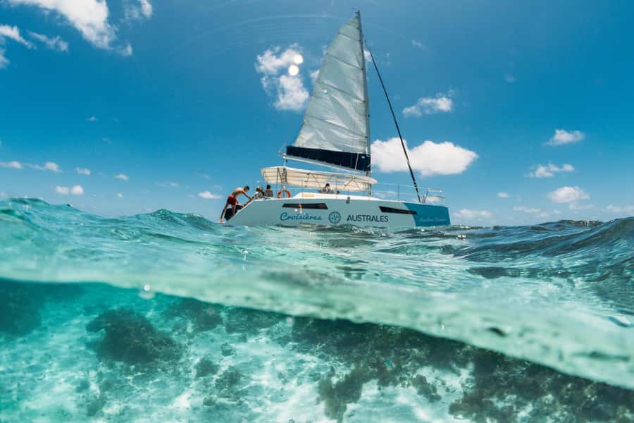 North East of Mauritius: Catamaran Cruise w/ BBQ Lunch - Sailing toward Île d’Ambre