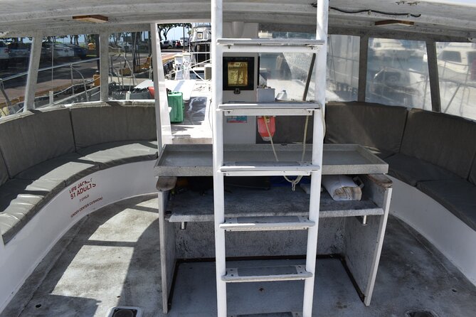 Oahu Catamaran Waikiki Sunset on 40 Foot Catamaran: Food and BYOB - Key points to know before sailing