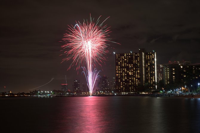 Oahu Catamaran Waikiki Sunset on 40 Foot Catamaran: Food and BYOB - Music, crew, and the dogs on board