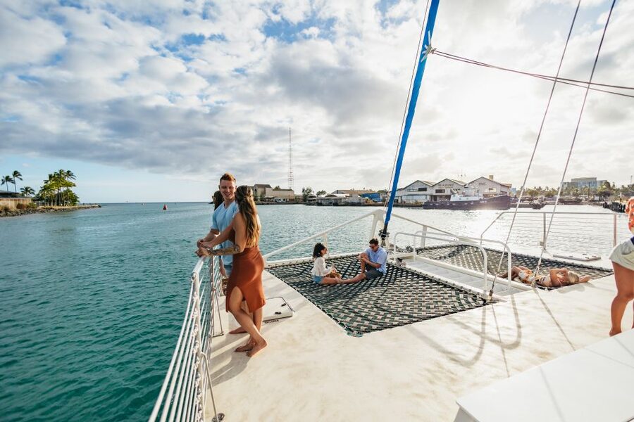 Oahu: Waikiki Sunset Catamaran Cocktail Cruise - Who should book the Hanu Lani cruise
