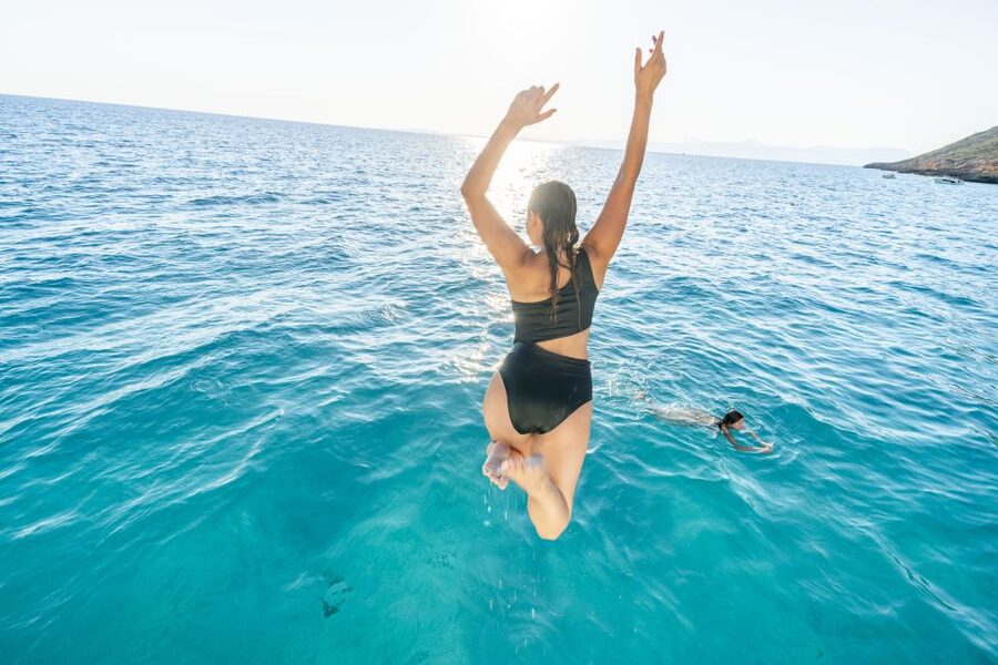 Palma: Catamaran Cruise with Swimming and Snorkelling - Music, space, and the social atmosphere