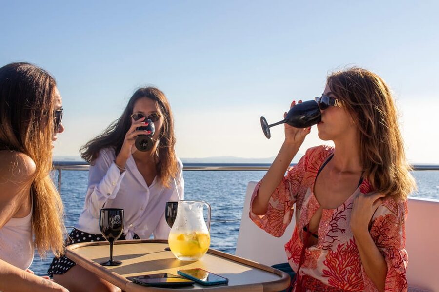 Palma: Cueva Verde and Cala Vella Catamaran Cruise with BBQ - Who will get the most from this cruise