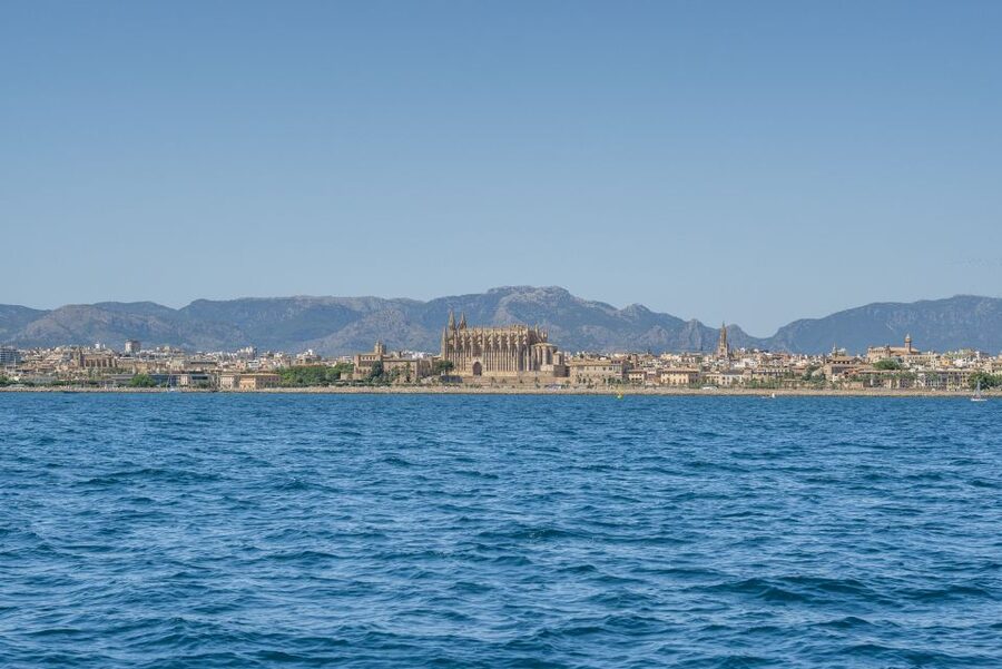 Palma de Mallorca: 5-Hour Catamaran Cruise with Lunch & Swim - Key points at a glance