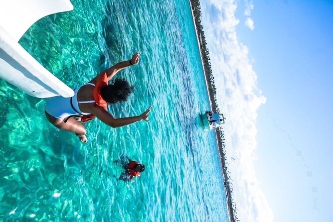 Party boat in Catamaran with Open Bar adults only - Who will enjoy this catamaran party