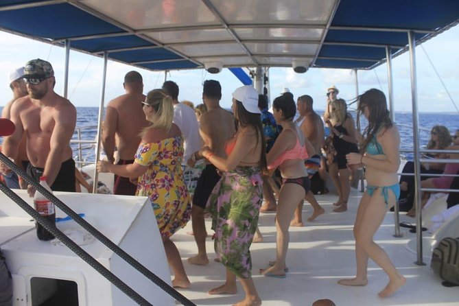 Party boat in Catamaran with Open Bar Only Adults + Snorkeling - Who will enjoy this catamaran party most