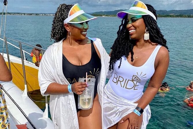 Party Catamaran Sunset Ricks Cafe Negril Open Bar and DJ - The catamaran ride and the party atmosphere