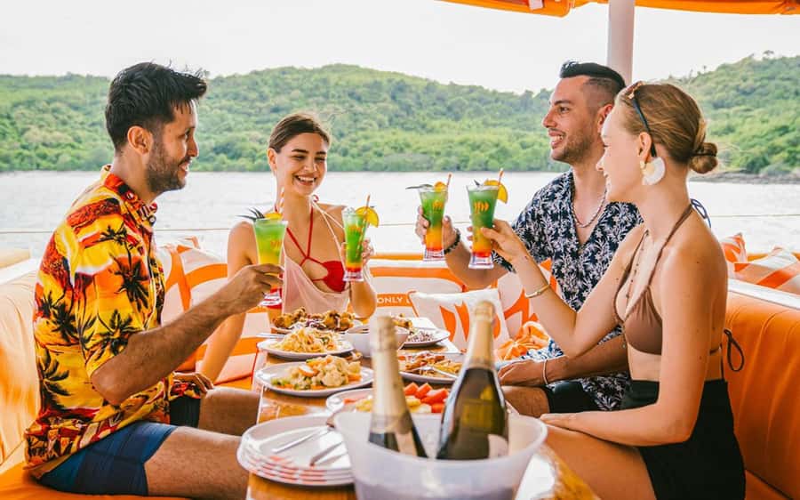 Pattaya: 2 Islands one day trip on Catamaran with Lunch - Key points to know before booking