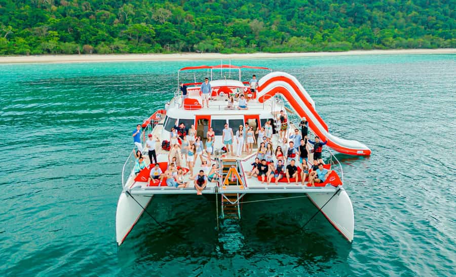 Pattaya: 2 Islands one day trip on Catamaran with Lunch - From Pattaya streets to Ocean Marina Yacht Club
