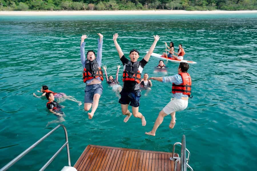 Pattaya: 3 Islands Catamaran Tour with Buffet Lunch - Key points at a glance
