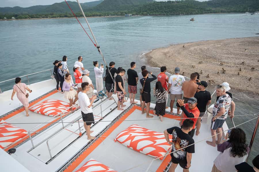 Pattaya: 3 Islands Hopping Day Tour on Catamaran with party - Music, pool time, and the social side