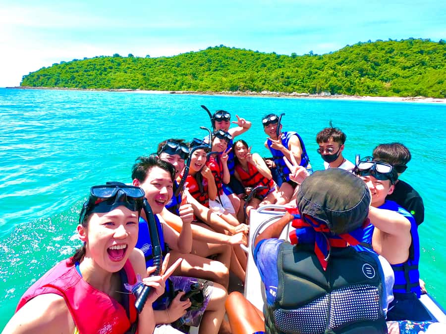 Pattaya: Exclusive 3-Island Catamaran Tour with Buffet Lunch - What the $104 price really covers