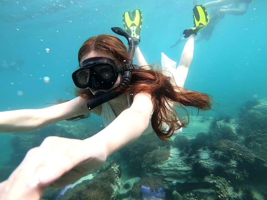 Pattaya: Exclusive 3-Island Catamaran Tour with Buffet Lunch - The crew and onboard service