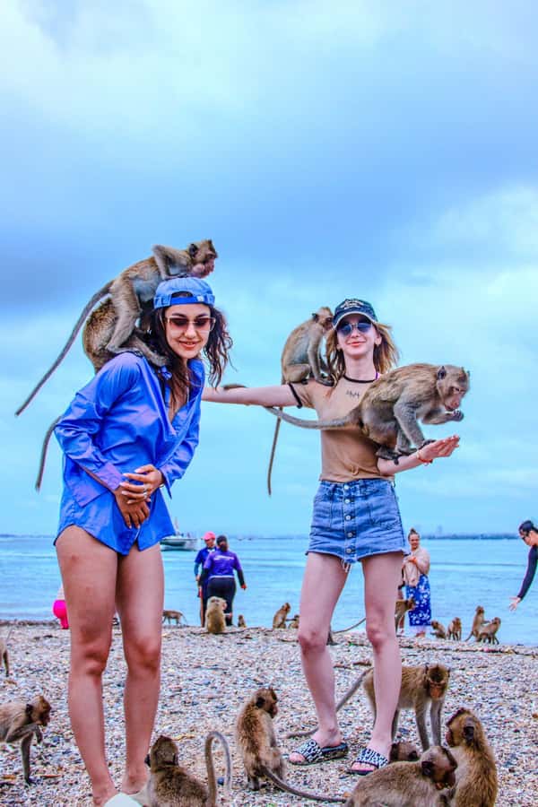 Pattaya: Exclusive 3-Island Catamaran Tour with Buffet Lunch - Koh Phai: the easygoing first stop